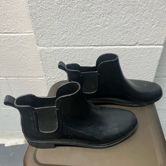Shoes - Rain boots bootie size 7 Black